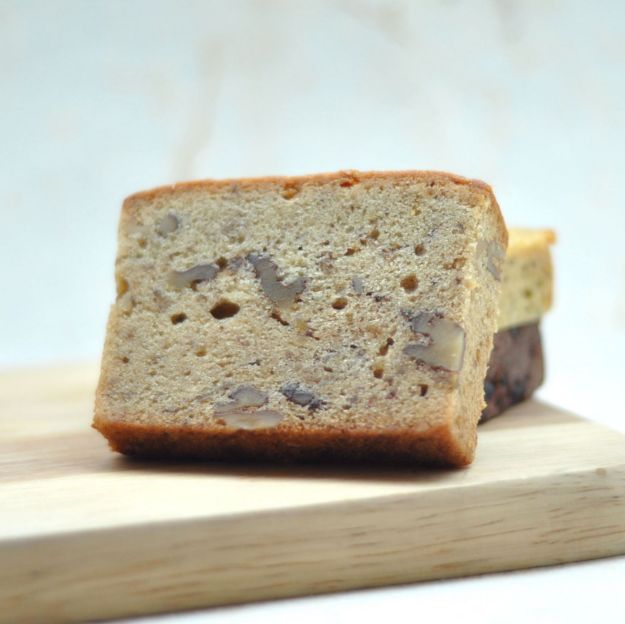 Picture of Banana Walnut Pound Cake (Slice)